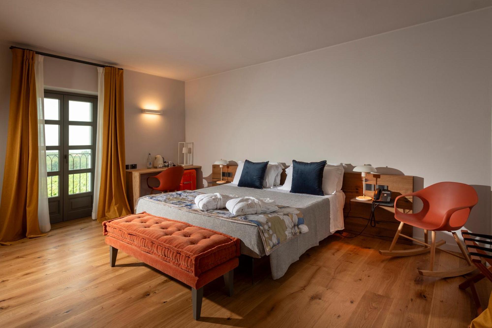 Bed and Breakfast Antica Dimora Dosio La Morra Exterior foto